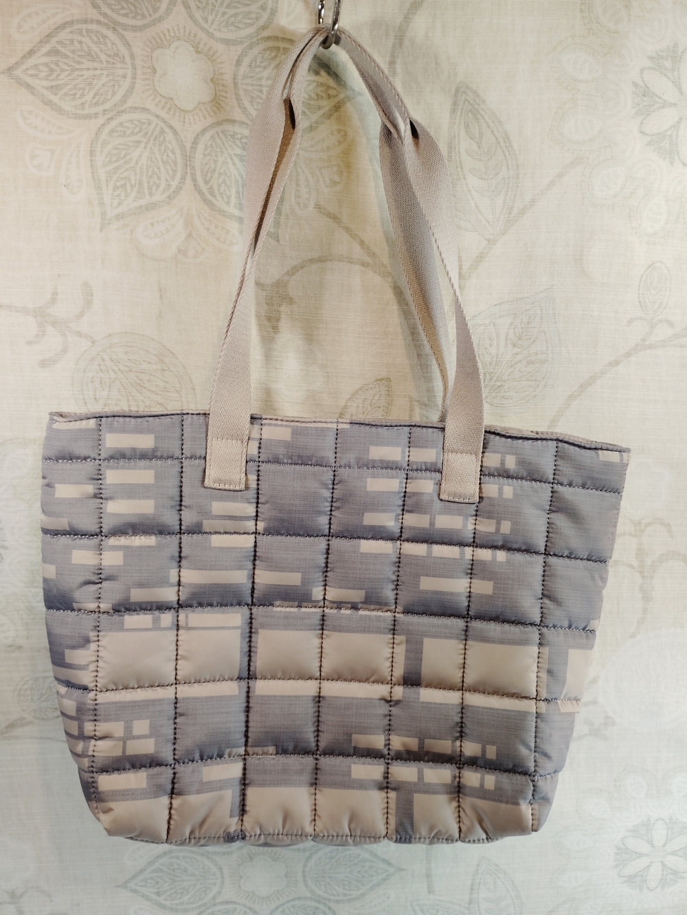 Momentum Quilted Geometric Tote Bag in Light Gray and Beige